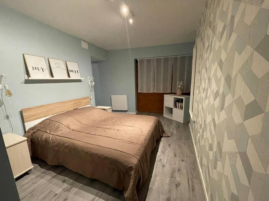 Au Coeur De La Cite Medievale 몽뤼꽁 외부 사진